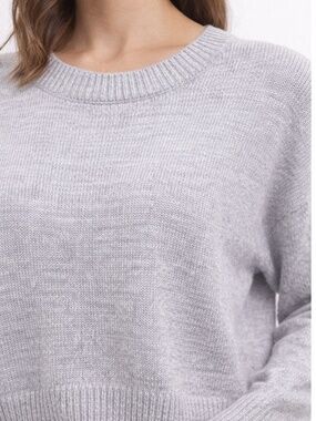 H&M Gray Cropped Knit Sweater Women  S Lightweight Minimalist Casual Chic Top